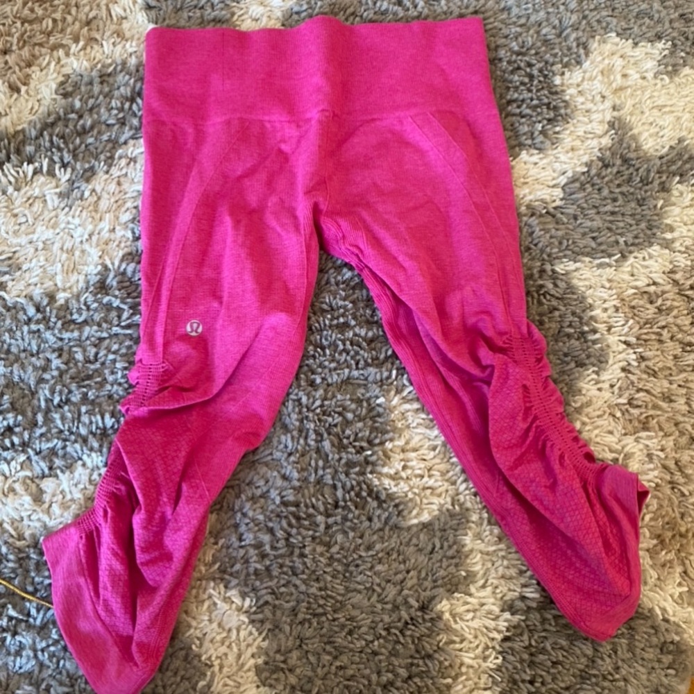 Pink lulu lemon cropped leggings size 4